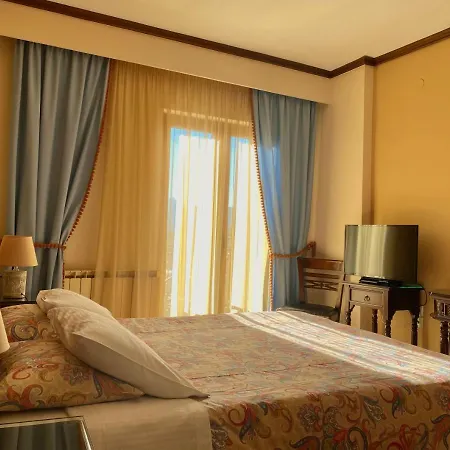 Ξενοδοχείο με διαμερίσματα Marianna's Καρπενήσι